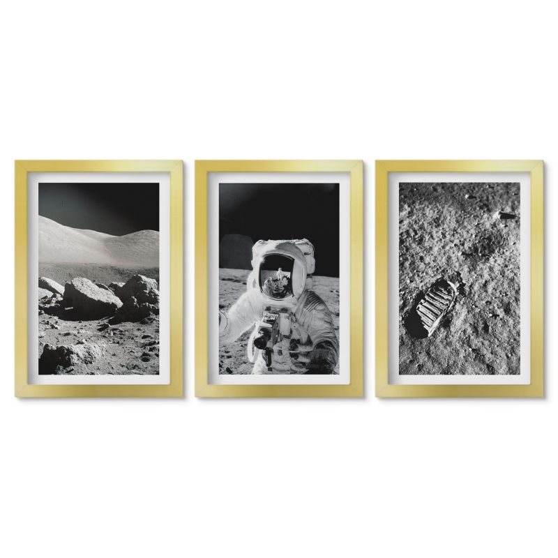 Zestaw 3 obrazów w złotych ramach Tulup 20x30 cm NASA zdjęcia księżyc astronauta Małe obrazy do kuchni w ramie 1 kpl