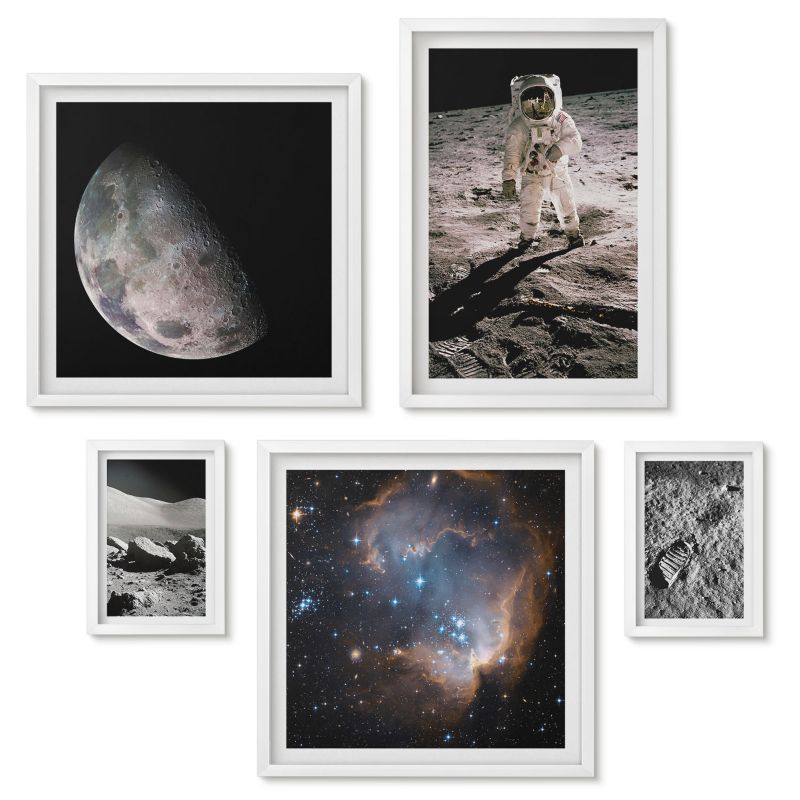 Zestaw 5 obrazów w białych ramach Tulup Astronauta Księżyc ślad zdjęcie Obrazy do kuchni w ramie 1 kpl