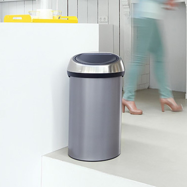 Brabantia Touch Bin pojemnik na odpady 60 l grafit/chrom 402463