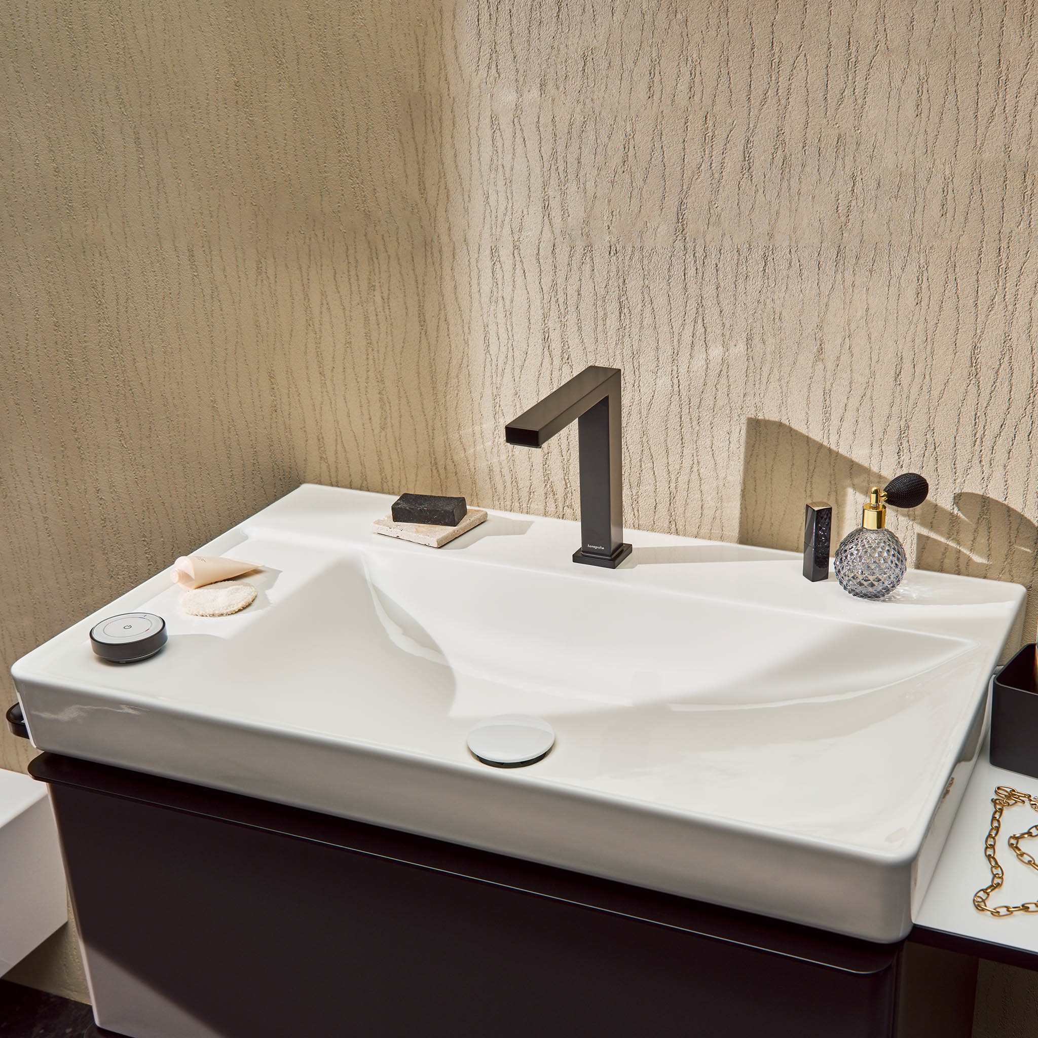 Hansgrohe Xelu Q umywalka 80x48 cm prostokątna ścienna-meblowa biała 60320450