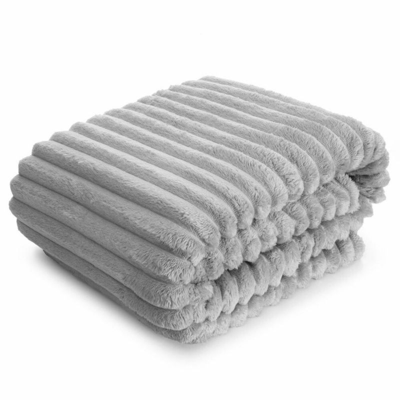 Koc Soft Eurofirany srebrny 200x220 cm Pasy 3D miękki gruby 1 szt.