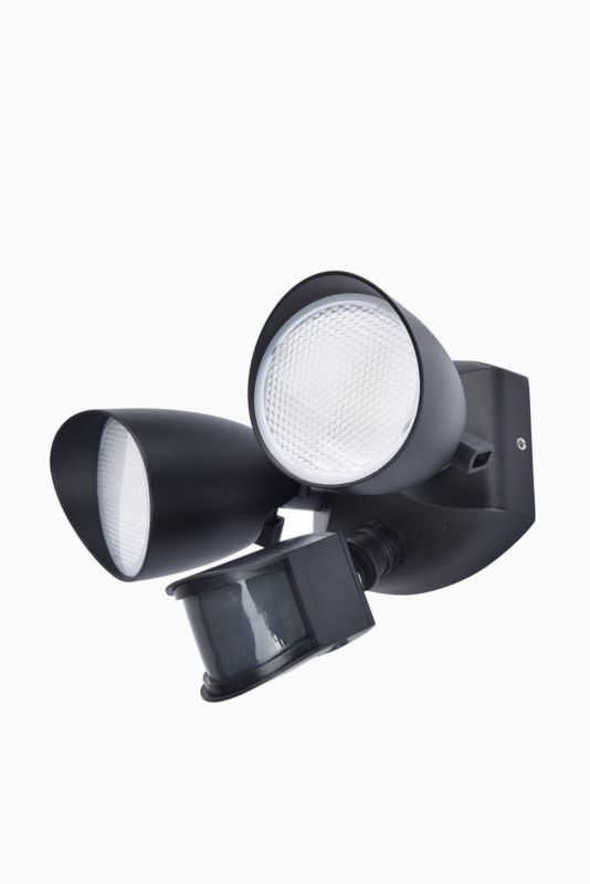 Naświetlacz LED z czujnikiem ruchu Lutec czarno-biały LED 23.5W 4000K 1700lm IP54 wym: 16,8 x 27,2 x 17,7 cm - 1 szt.