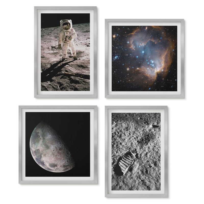Zestaw 4 obrazów w srebrnych ramach Tulup Astronauta Księżyc ślad zdjęcie Obrazy do kuchni w ramie 1 kpl