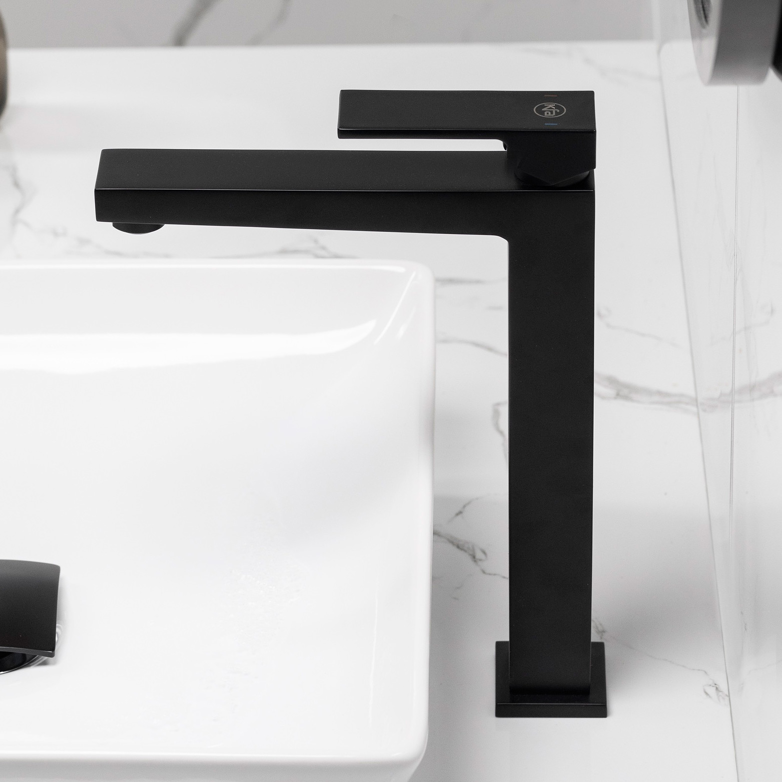 KFA Armatura Logon Black bateria umywalkowa stojąca czarna 5132-612-81