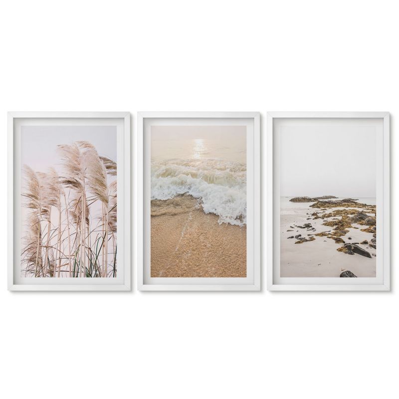 Trzy obrazy w białej ramie zestaw Tulup 40x60 cm Plażowe trawy fale kamienie boho Obrazy w białej ramie 1 kpl