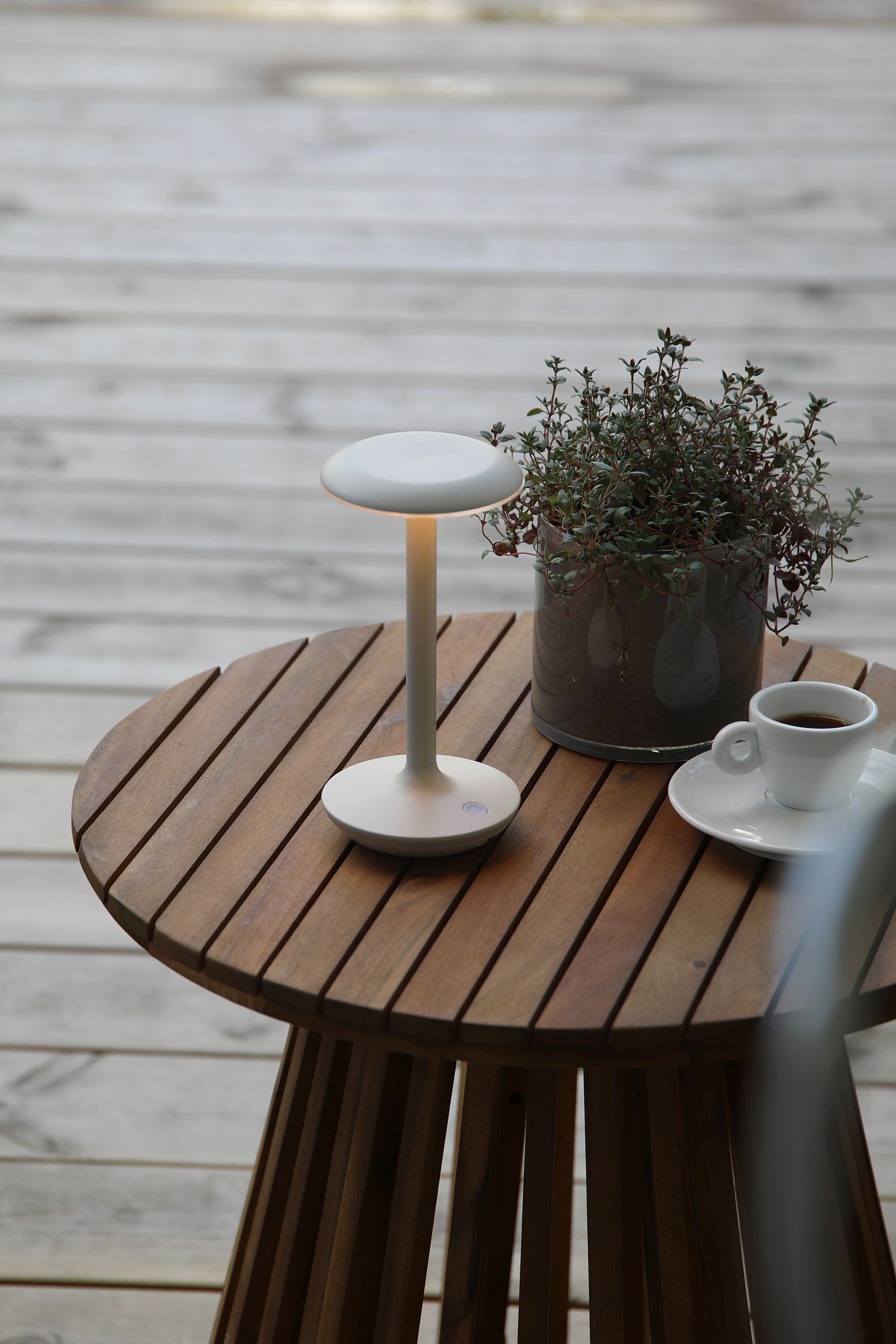 Markslöjd Petit lampa stołowa zewnętrzna 1x2 W szara 108917