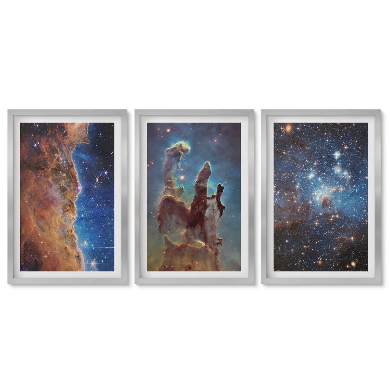 Trzy obrazy w srebrnej ramie zestaw Tulup 40x60 cm Kosmiczne krajobrazy galaktyk Stylowa galeria nad biurko 1 kpl