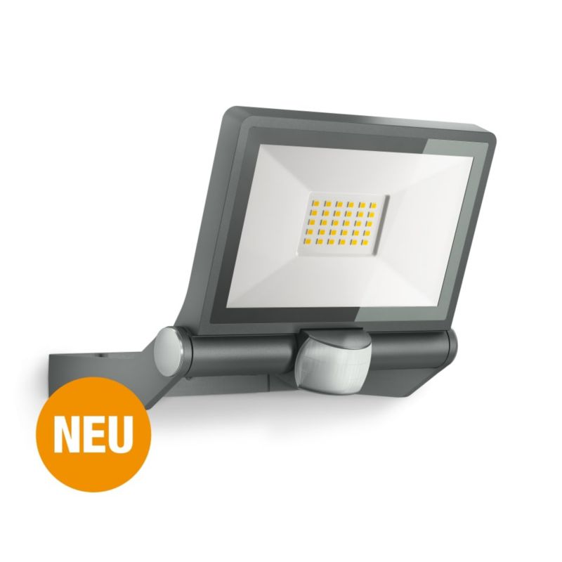 Naświetlacz z czujnikiem Steinel XLED ONE S LED PIR 18,6W 3000K 2050lm IP44 IK03 230V antracytowy / aluminium 1szt.