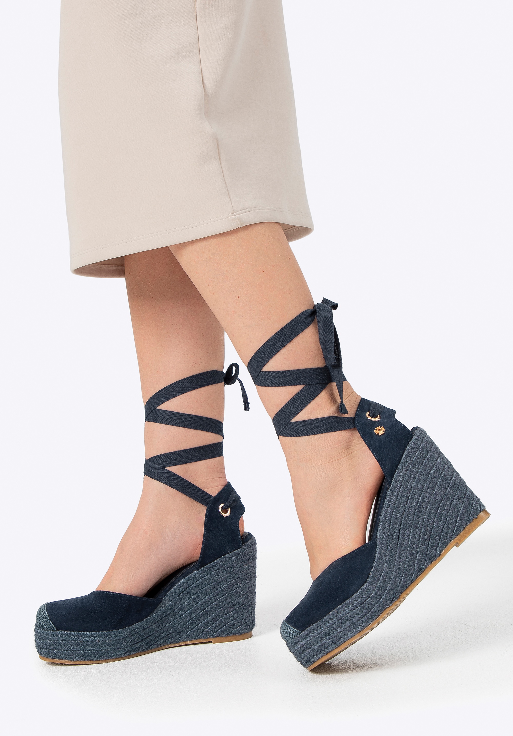 Damskie espadryle na koturnie z wiązaniem granatowe