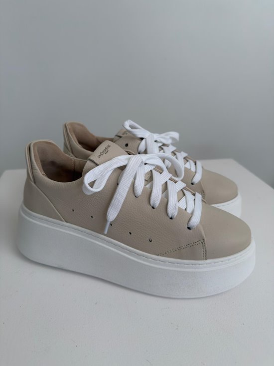 Sneakers 7 Beż wada