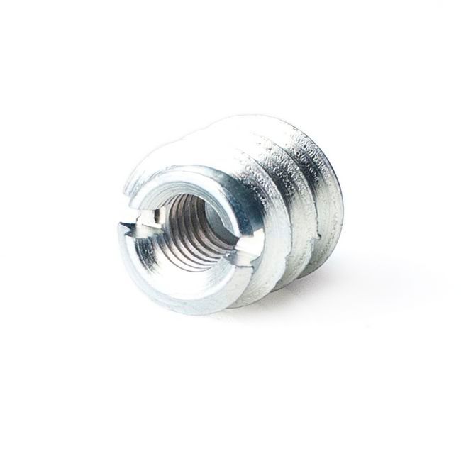 Złączka wkręcana w drewno M6 x 15 mm z nacięciem ocynk 1 szt.