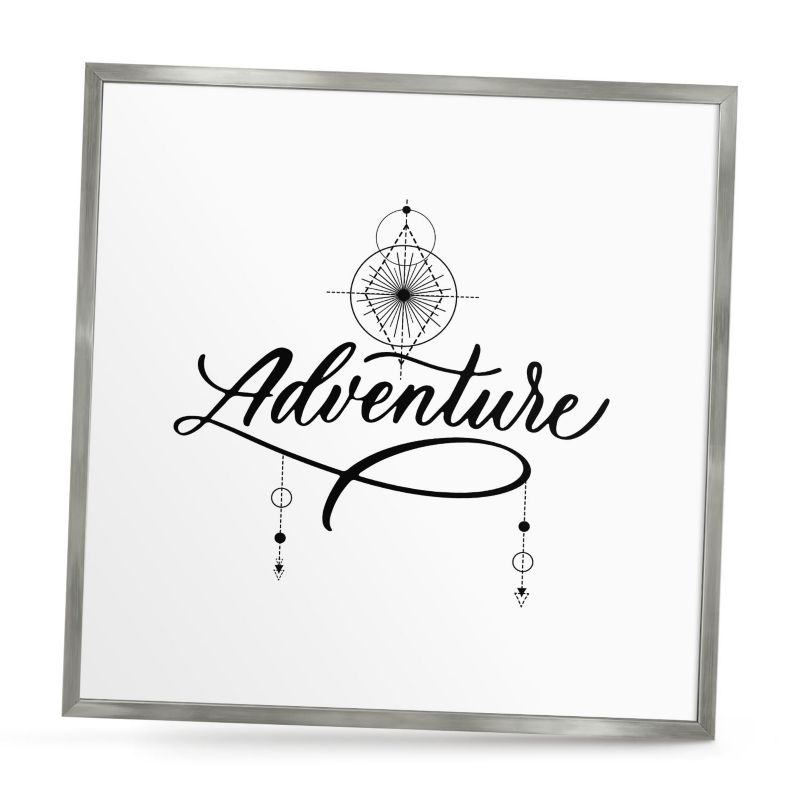 Ozdobna tablica na magnesy ArtPrintCave 50x50 Typograficzna przygoda w srebrnej ramie 1szt