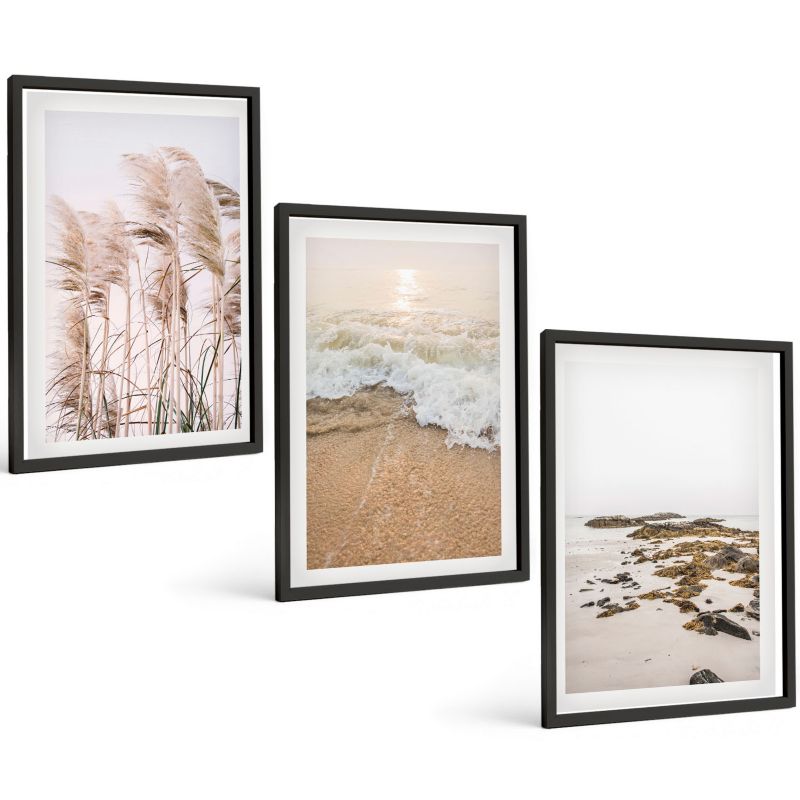 Galeria 3 Obrazów w Czarnej Ramie ArtPrintCave 40x60 cm Komplet ścienny Plażowe trawy fale kamienie boho 1 kpl.
