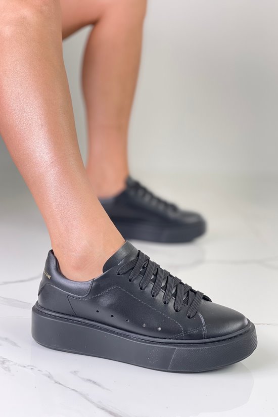 Sneakersy SNF57 Czarny lico