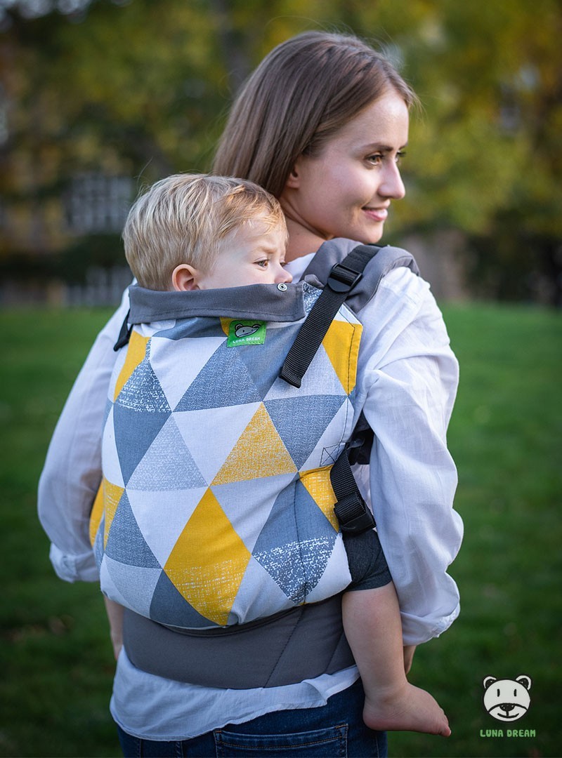 Nosidełko ergonomiczne Standard: Big Yellow Triangles Podstawowy