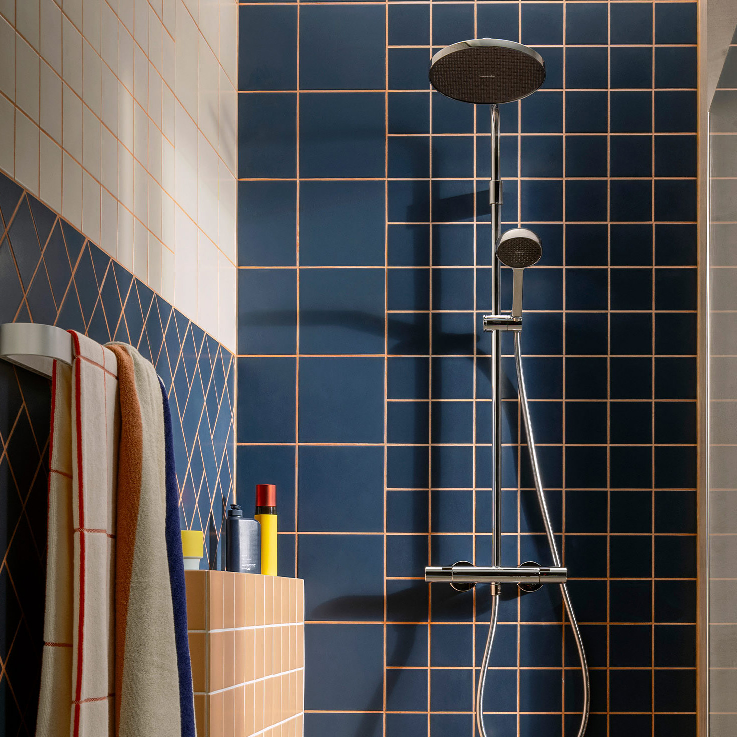 Hansgrohe Activera S zestaw prysznicowy ścienny termostatyczny z deszczownicą chrom 28078000