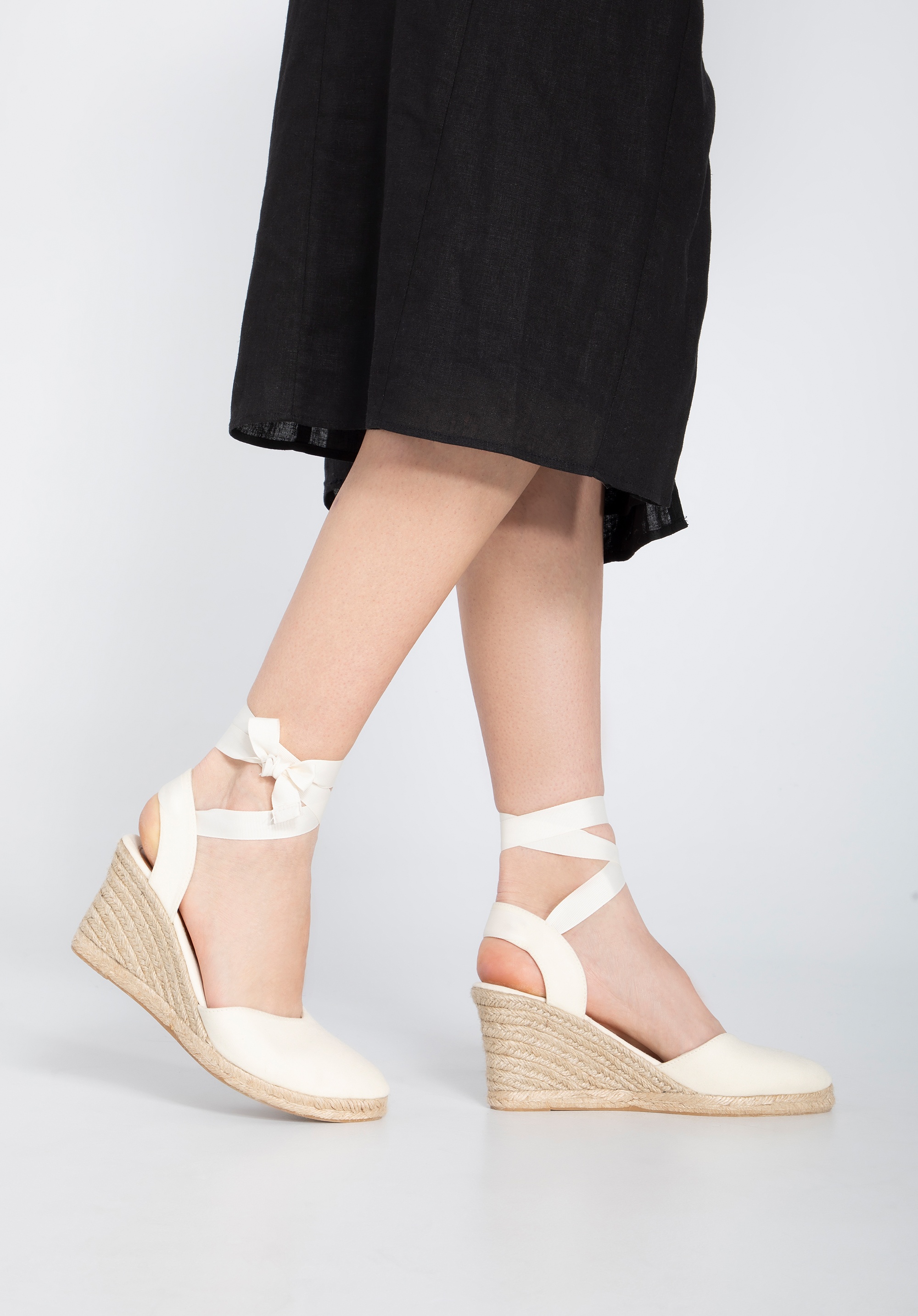 Damskie espadryle z wycięciem wiązane