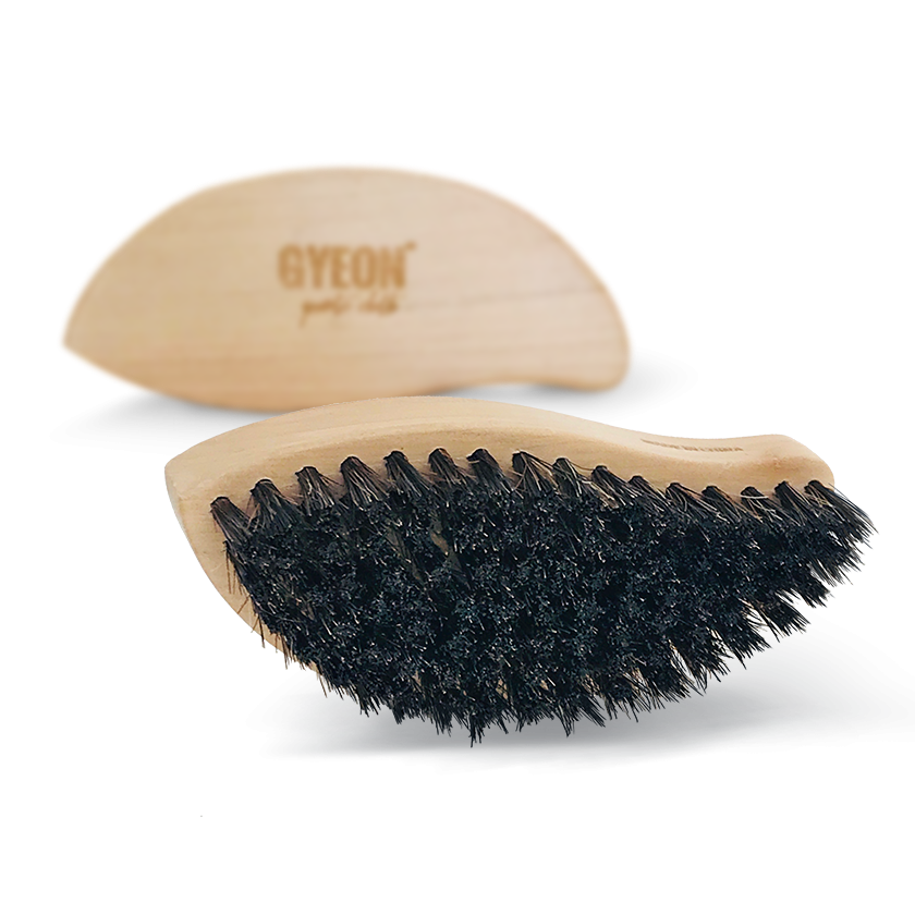 Gyeon Q2M LeatherBrush - szczoteczka do czyszczenia skóry