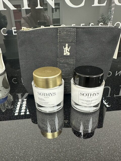 Sothys Zestaw nawilżająco- regenerujący z kosmetyczką i kremem Velvet