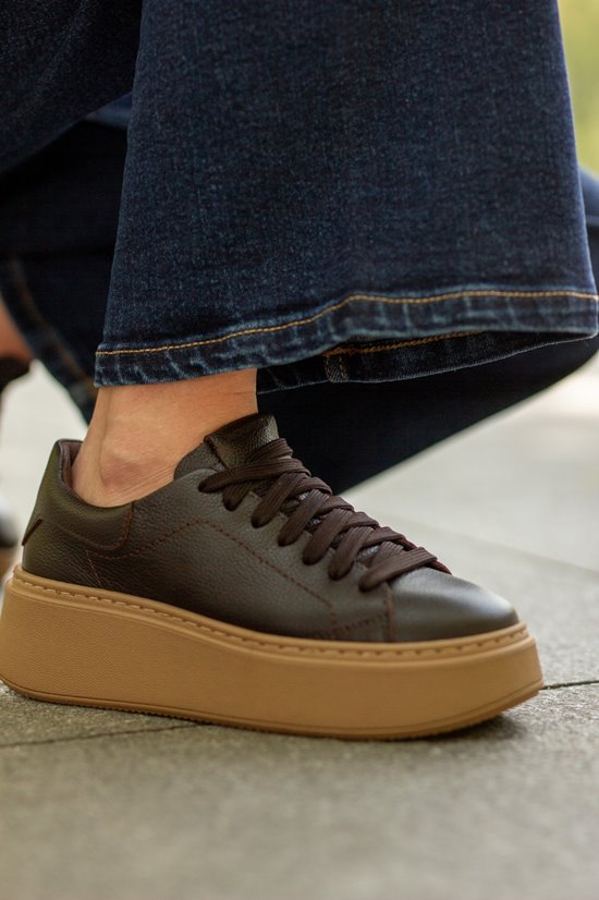 Sneakers Czekoladowy dostępny od ręki!